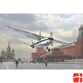 Italeri CESSNA 172 SKYHAWK - Landing on Red Square (1987)